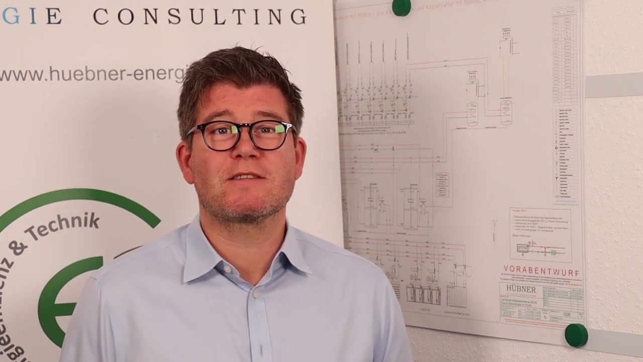Dr. Dirk-Siegfried Hübner stellt die Energiesparfibel vor